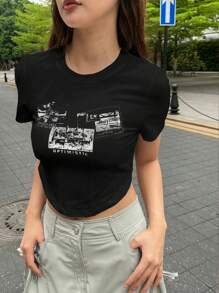 DAZY Letter Graphic Curved Hem Crop Tee - Black - View 3