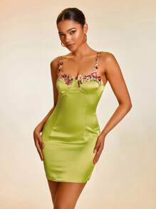 Floral Embroidery Satin Cami Bodycon Dress - Green - View 1