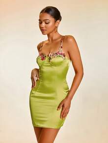 Floral Embroidery Satin Cami Bodycon Dress - Green - View 4