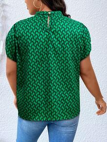 Calvaya 大碼滿版印花褶邊領花瓣袖襯衫 - 綠色 - 查看 2