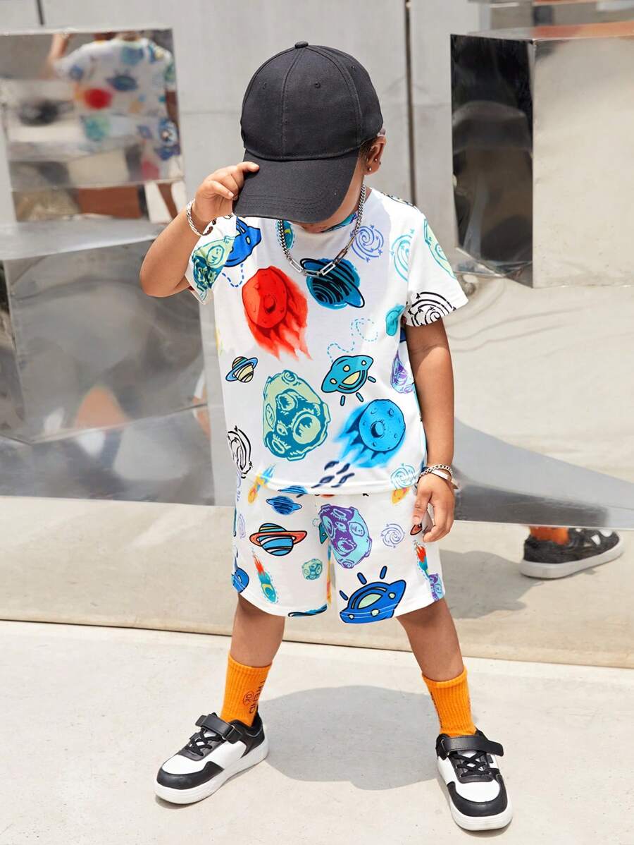 SHEIN 小男童卡通圖案T恤和短褲 - 彩色 - 查看 1