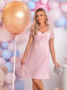 SHEIN Váy Bà bầu Lộ Lưng Nút Tương phản ren Cắt ra Xù Dải chun màu trơn Thanh lịch - Màu Hồng baby - Xem 4