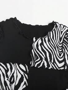 SHEIN Qutie 大碼斑馬條紋撞色木耳邊短款T恤 - 黑與白 - 查看 4