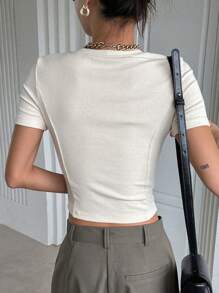 DAZY 素色褶邊短款T恤 - 米色 - 查看 2