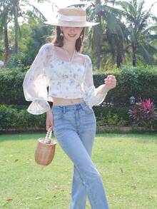 Camisa crop con estampado floral de manga con volante - Blanco - Ver 6