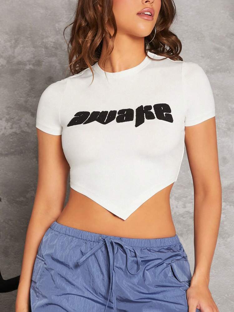 SHEIN ICON 字母刺繡手帕下擺短款T恤 - 白色 - 查看 5