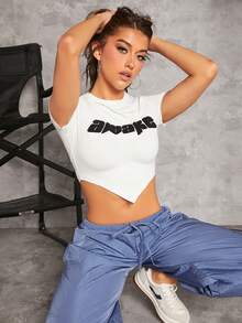 SHEIN ICON 字母刺繡手帕下擺短款T恤 - 白色 - 查看 7