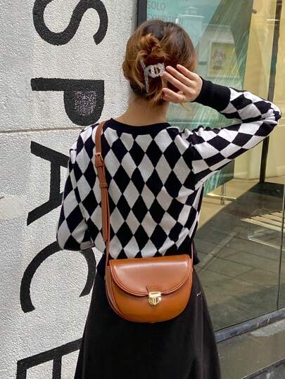 極簡翻蓋馬鞍包金屬裝飾棕色