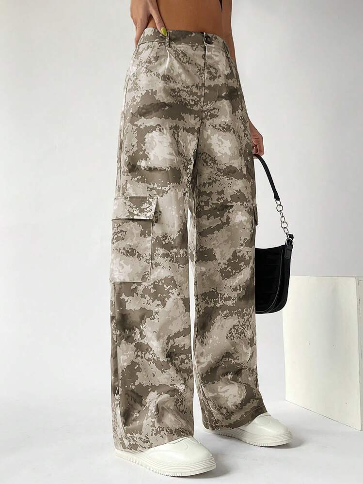SHEIN EZwear Pantalones cargo con estampado de camuflaje con bolsillo con solapa - Multicolor - Añade 6