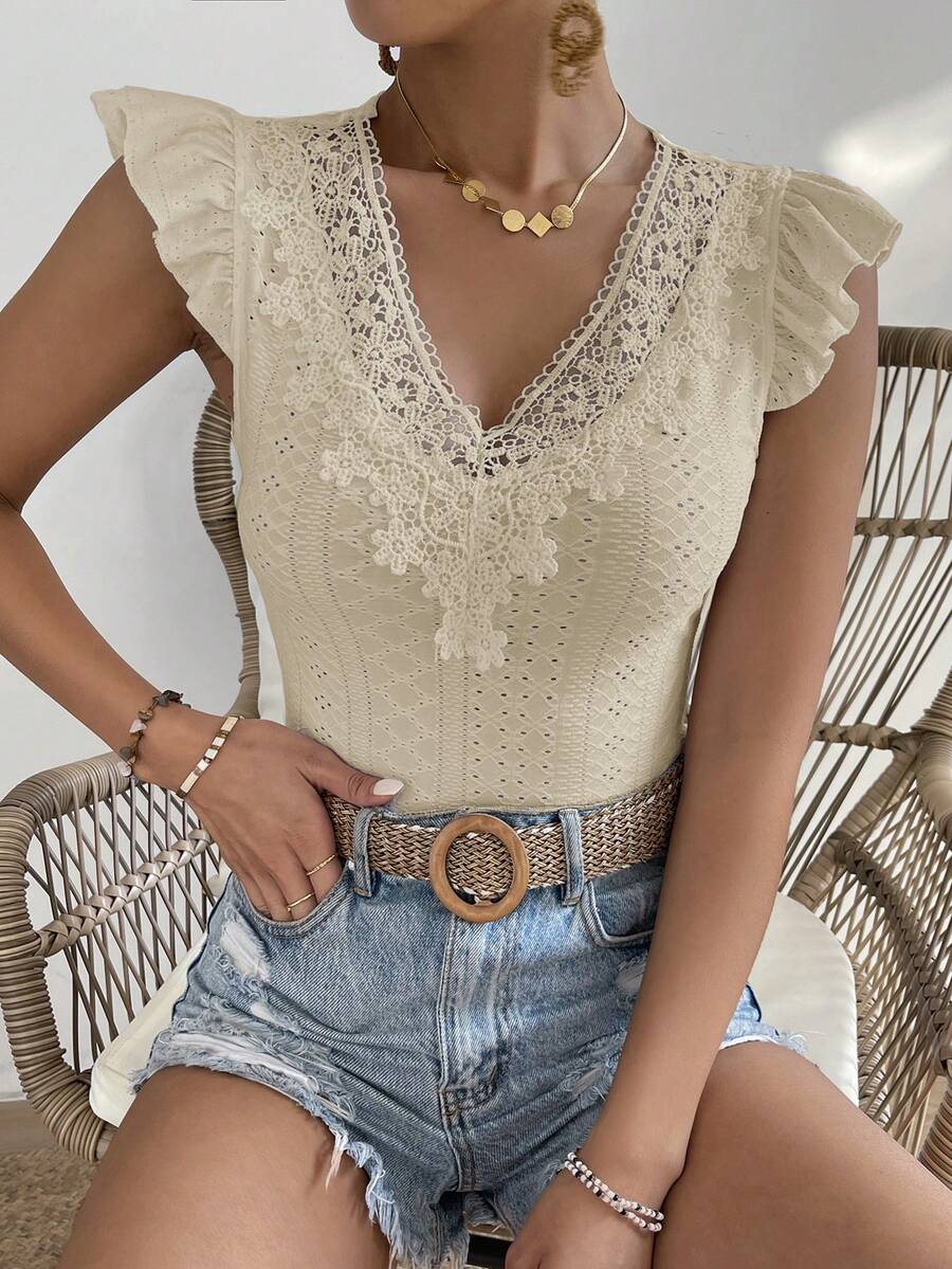 SHEIN Frenchy 拼接水溶蕾絲荷葉邊T恤 - 杏色 - 查看 1