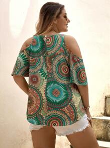 SHEIN VCAY Blusa de hombro frío con estampado de mandala de estilo bohemio en talla grande, para el verano - Multicolor - Ver 2