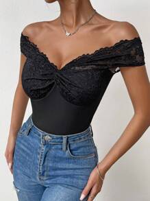 SHEIN Privé 蕾絲拼接前扭結一字肩T恤 - 黑色 - 查看 3