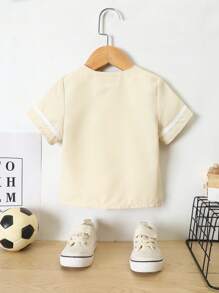 嬰兒男童夏季短袖T恤，字母印花和貼片細節設計，休閒風格 - 杏色 - 查看 2