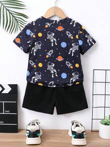 SHEIN Explorewe Đứa bé trai In Phi hành gia Áo thun & Đồ họa Chữ cái Quần short - màu đen - Xem 2