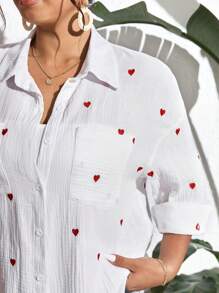 SHEIN Frenchy 大碼愛心刺繡落肩袖口袋貼布襯衫 - 白色 - 查看 7