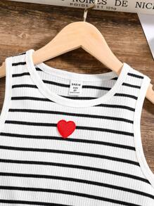 SHEIN Camiseta De Tirantes Para Niñas Jóvenes Con Rayas Y Corazones Impresos