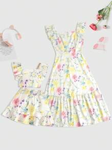 SHEIN Fetă tânără cu imprimeu floral cu volane și fusta cu tiv cu volan