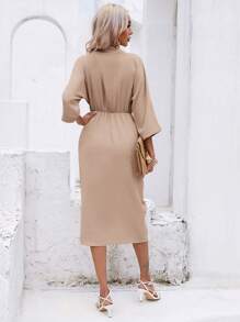 SHEIN Privé Vestido unicolor de manga murciélago fruncido - Caqui - Ver 2