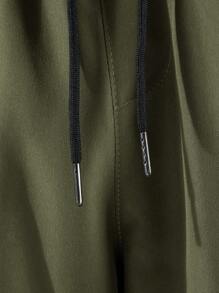 Manfinity EZcore 宽松男士字母图案翻盖口袋抽绳腰带工装裤