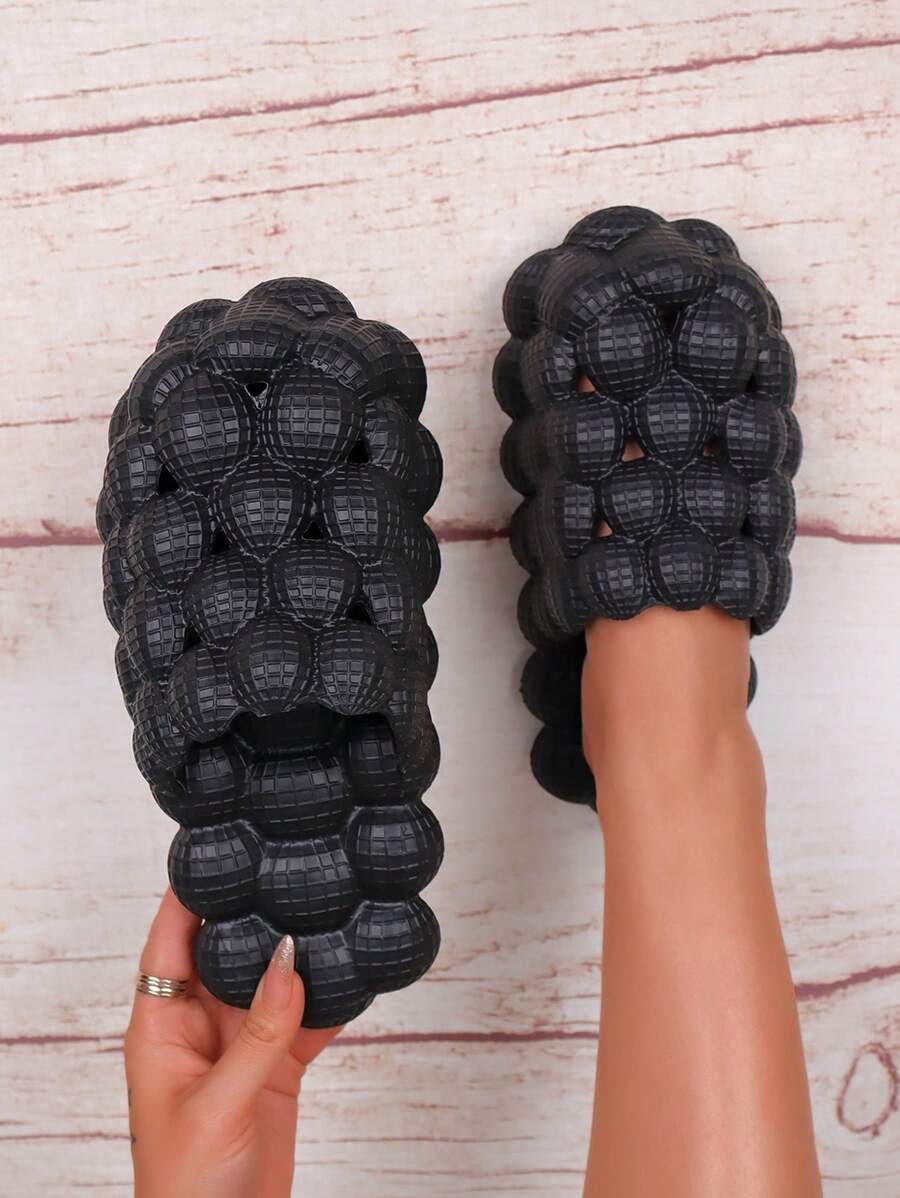 pueenb Women's Fashionable Hollow Out Bubble Detail Slippers - Black - View 1