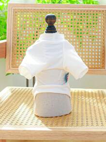 1入組愛心和字母圖案寵物T恤衫適用於狗狗和貓適合夏天 - 白色 - 查看 2