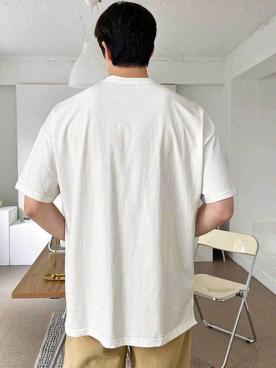 Men Cotton Patched Detail Drop Shoulder Tee