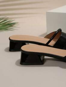 魅力四射踝帶高跟單鞋適用於緞面荷葉邊細高跟高跟鞋 - 黑色 - 查看 3