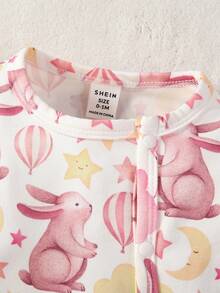 嬰兒卡通兔圖案連體睡衣和帽和圍兜和1雙手套 - 彩色 - 查看 6