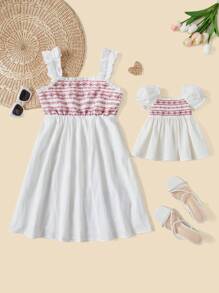 SHEIN Maternity 1pc Geo Embroidery Frill Trim Nursing Dress - Multicolor - View 4