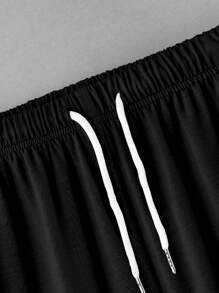 Manfinity LEGND 男士字母圖形束口連帽寬鬆背心和短褲 - 黑色 - 查看 3