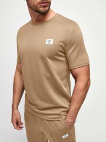 Manfinity NXTstreet 男士字母貼布T恤和運動褲 - 卡其色 - 查看 4