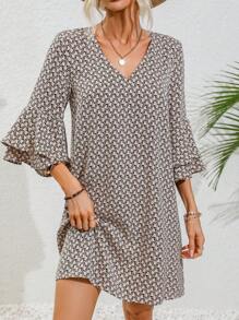 EMERY ROSE 滿版印花荷葉袖直筒連衣裙