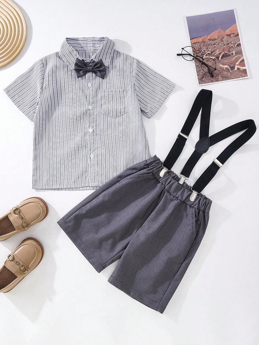 小男童條紋圖案前蝴蝶結襯衫和背帶短褲套裝 - 灰色 - 查看 1