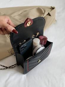 Túi Vuông Mini Trang Trí Trái Tim Chi Tiết Chần Bông Dây Xích Thời Trang - màu đen - Xem 4