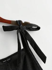 SHEIN LUNE 大碼肩部打結補丁口袋連身短褲 - 黑色 - 查看 3