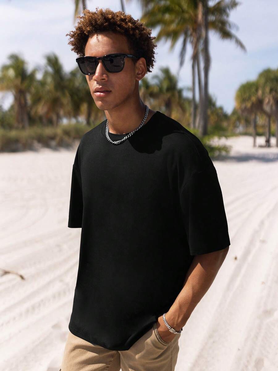 Manfinity Hypemode Men Solid Drop Shoulder Tee - Black - View 1