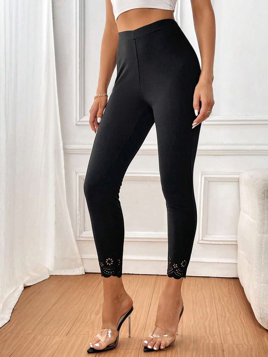 SHEIN Clasi Laser Cut Out Scallop Trim Cropped Leggings - Black - View 1