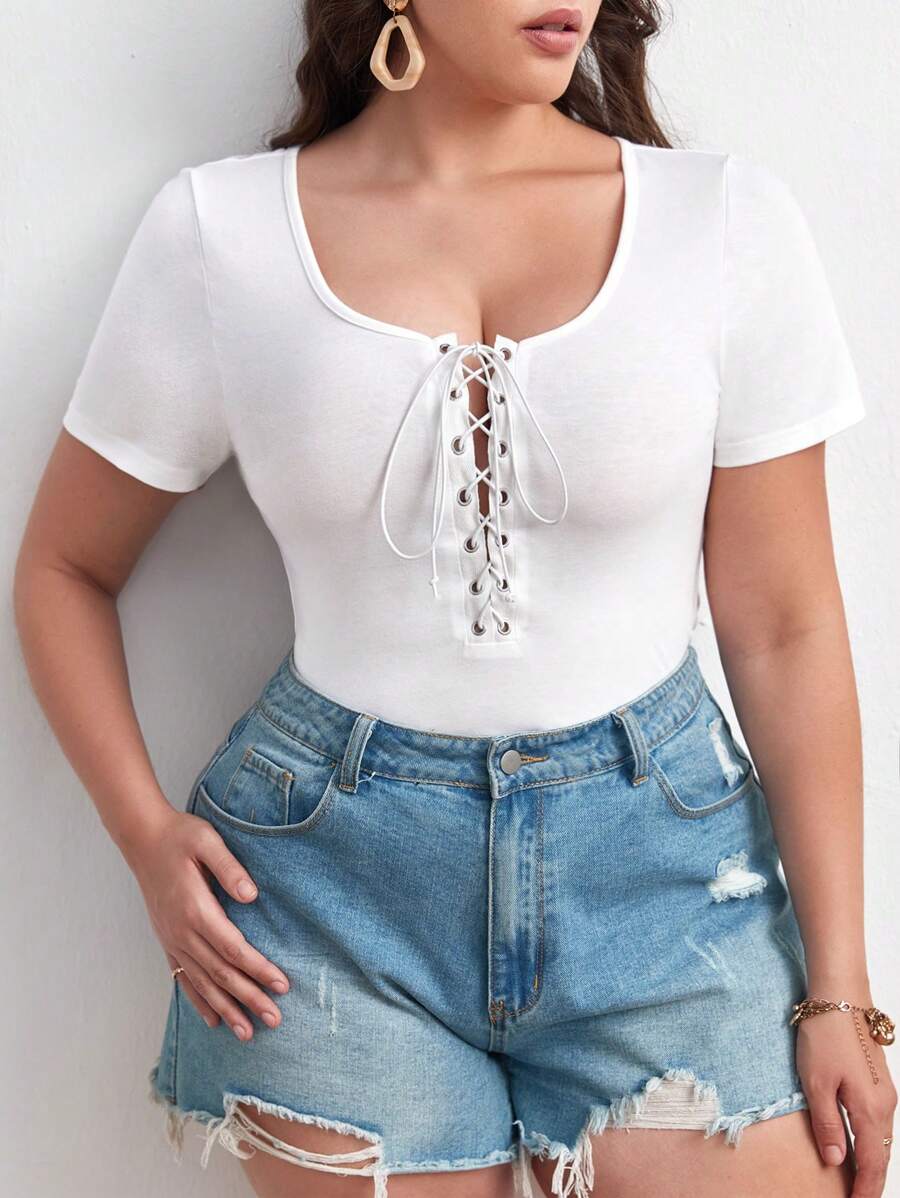SHEIN Essnce Kích thước lớn Của phụ nữ Thời trang giản dị Ngày lễ tình nhân Của phụ nữ Mới Màu hồng Sọc Ngày lễ tình nhân Áo Ngắn tay Ngực Vượt qua Áo thun - trắng - Xem 1