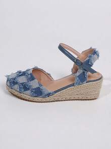 女士格子毛邊飾草編踝帶鞋，度假面料坡跟鞋