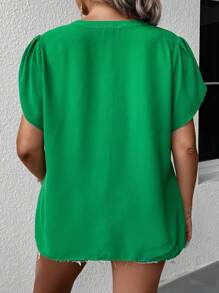 SHEIN Clasi 大碼缺口領花瓣袖襯衫 - 綠色 - 查看 3