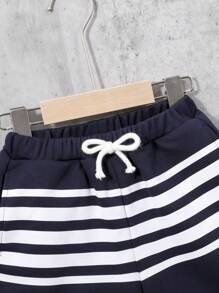 SHEIN 男童休閒和運動可愛街頭風寬鬆條紋圖案和圖案腰部抽繩短褲適用於海灘,夏天 - 藏蓝色 - 查看 4