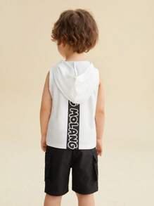 SHEIN X MOLANG 小男童1入組卡通圖案連帽背心上衣