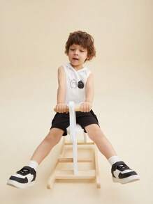 SHEIN X MOLANG 小男童1入組卡通圖案連帽背心上衣