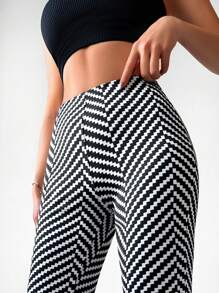 EURMUSE Chevron Print Flare Leg Trousers - Black and White - View 5