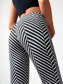EURMUSE Chevron Print Flare Leg Trousers - Black and White - View 6