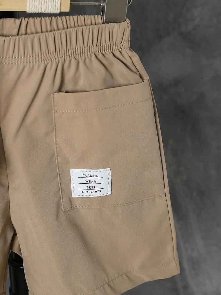 SHEIN 小男童拼接邊POLO衫和字母貼布短褲套裝 - 彩色 - 查看 3