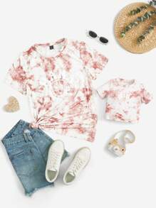 SHEIN Maternidad 1 pieza Camiseta con estampado de dibujos animados de tie dye amamantamiento
