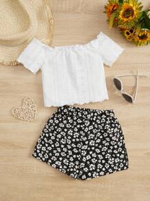 SHEIN Leap Crew 年輕女孩露肩蕾絲上衣和小花卉印花短褲 - 黑與白 - 查看 1