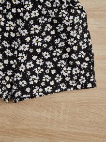 SHEIN Leap Crew 年輕女孩露肩蕾絲上衣和小花卉印花短褲 - 黑與白 - 查看 5