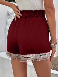 SHEIN Frenchy 紙袋腰鏤空蕾絲花邊短褲 - 紅色 - 查看 2